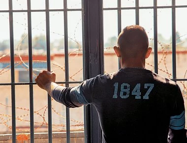 Βίντεο: Οι κρατούμενοι μίλησαν για τον ξυλοδαρμό του Αλβανού - «Λίγα του κάναμε - Έπρεπε να κάνει παρέλαση στην Συγγρού»